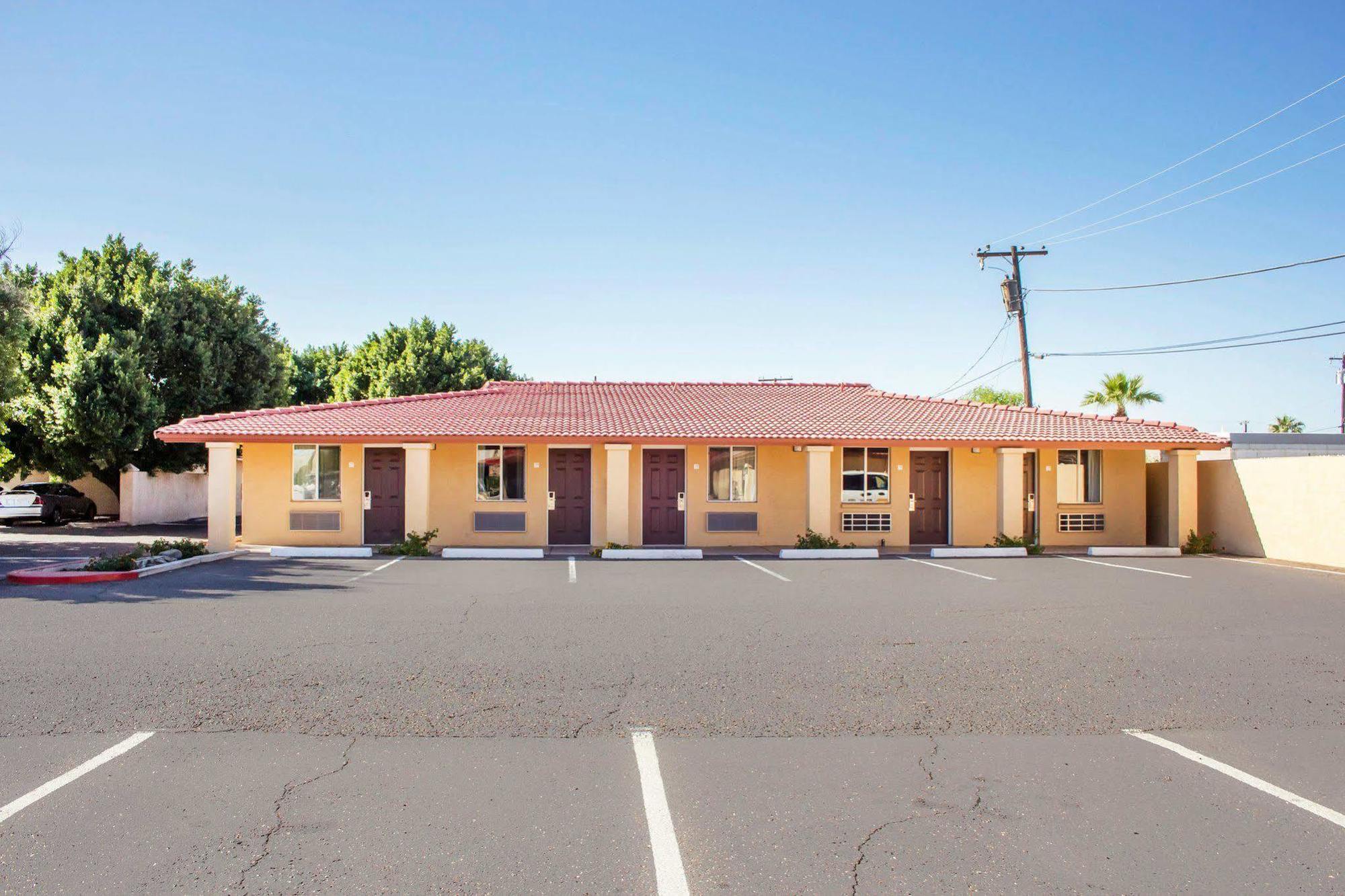 Rodeway Inn Old Town Scottsdale Exterior photo