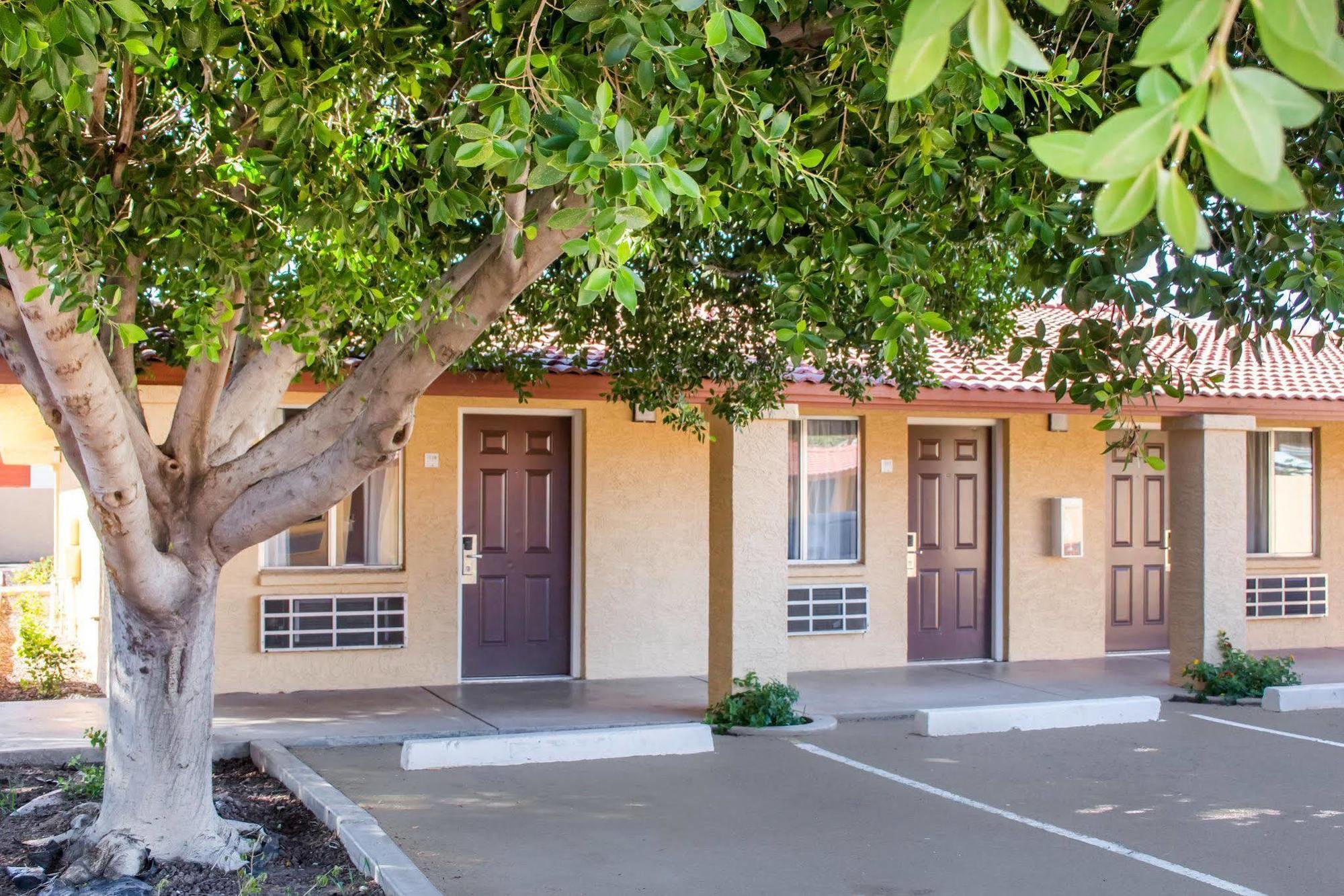 Rodeway Inn Old Town Scottsdale Exterior photo